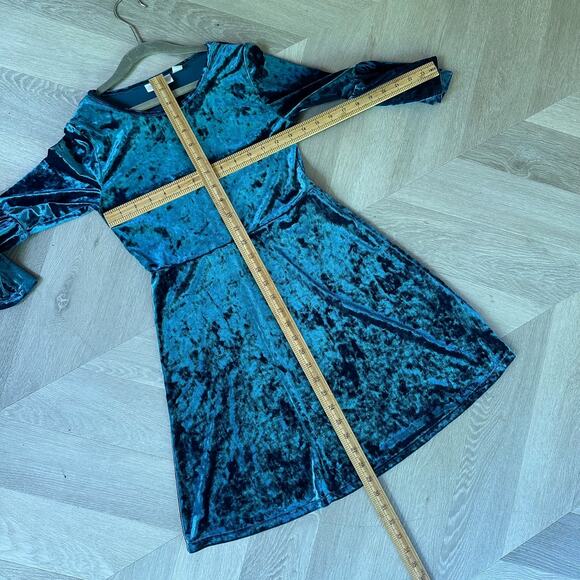 Children's Place Teal Blue Crushed Velvet Dress Bell Flare Sleeve L Large 10 12 - Picture 7 of 7